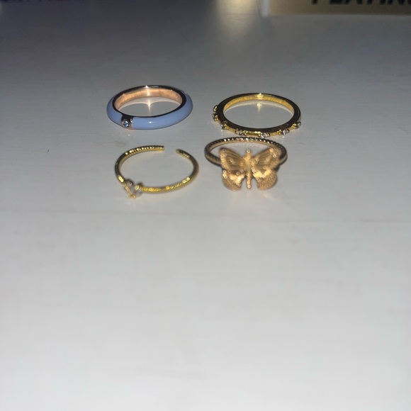 4pc gold ring set - Picture 1 of 1